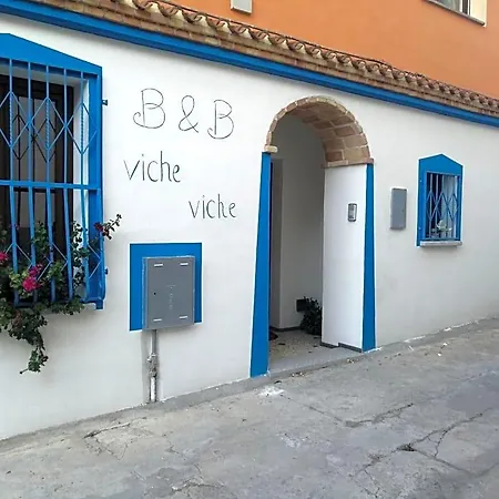 Nocleg ze śniadaniem Viche Viche 3*